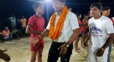 #औराई_मंडल के भवानीपुर घोसियाँ औराई गांव में विशाल कबड्डी प्रतियोगिता का आयोजन हुआ जिसमें अतिथि के रूप में पहुंचने का सौभाग्य प्राप्त हुआ।  जय हिंद।