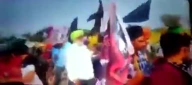 अन्नदाताओं के साथ हुई बर्बरता आपके सामने है। सच्चाई किसी से छुपती नहीं। जो लोग किसानों को दोष दे रहे थे वो अब कहाँ हैं?
#lakimpur