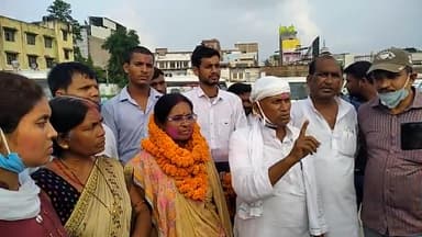 वैशाली: #वैशाली_जिला_परिषद_क्षेत्र_सं०_01 के भावी प्रत्याशी-#शांति_देवी ने अपना नामांकन दाखिल किया मौके पर किसान नेता- राजू भाई
