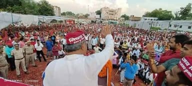 #जनपद_जौनपुर
विधान परिषद सदस्य मनोनीत होने के बाद जौनपुर प्रथम आगमन पर माननीय राष्ट्रीय अध्यक्ष डॉ संजय कुमार निषाद जी
