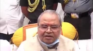 बिहार के पूर्व व मेघालय के वर्तमान राज्यपाल #सतपाल_मलिक ने BJP का पोस्टर फाड़ दिया 👏👏
- किसानों की मांगें नहीं मानी गईं तो ये सरकार दोबारा नहीं आएगी.
-मेरठ, मुजफ्फरनगर, बागपत में तो बीजेपी का नेता किसी गांव में नहीं घुस सकता.