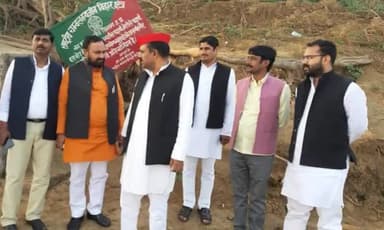 ईर्ष्या का कोई इलाज नहीं है. दूसरों की तरक्की को देखकर जलने वाला व्यक्ति खुद को नुक्सान पहुंचा सकता है और कुछ नहीं. #पुष्पेन्द्र_सिंह
#शुभ_प्रभात