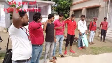 युवाओं से स्वच्छता पर अपील "ललित नारायण जनता महाविद्यालय झंझारपुर" में।
#rishikarn #cleanindia #LnjCollege #jhanjharpur #nyksmadhubani #DmMadhubani #SdoJhanjharpur #GovOfIndia #nyksindia