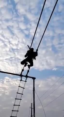 सकलडीहा :CRPF की ट्रेनिंग देते हुए हमारे देश के जवान मिर्जापुर में#treningcampcrpf #raviprakashgolu #CRPFJAWAN@