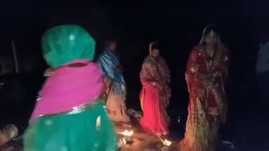 भवानीगढ़ ग्राम प्रधान ने अपने परिवार के साथ मनाया करवाचौथ व चांद देखकर तोड़ा उपवास।
#shivi_prajapati