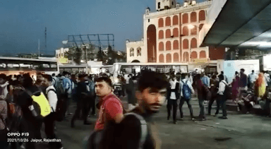 राजस्थान में आरएएस परीक्षा कल जिसके चलते सिंधी कैम्प बस स्टैंड पर स्टूडेंट्स की भीड़ #rasexxam #sindhicamp #rdporternikki #newsreporternikki