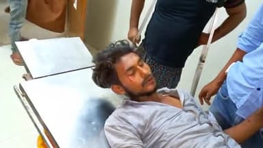 देेेवरिया: #बैकुंठ पुर मार्ग में दिलीप होने के कारण युवक गंभीर रूप से घायल पहुंचा जिला अस्पताल जहां चल रहा है इलाज
