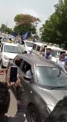 अलीराजपुर :- के #जोबट में भीम आर्मी चीफ चंद्रशेखर आजाद रावण का काफिला।