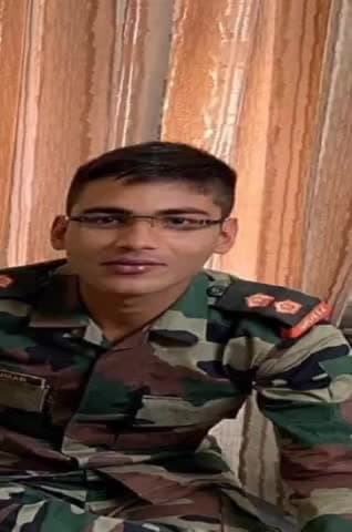 शनिवार की रात जम्मू कश्मीर में आतंकियों की मुठभेड़ में बिहार के लाल लेफ्टिनेंट ऋषि रंजन का हुआ निधन #biharnews #sahid