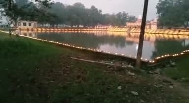कानपुर: लखीमपुर खीरी के किसानों के याद में ग्राम भरोहिया शिव मंदिर पर दीपोत्सव मनाया गया
#फैजाबाद