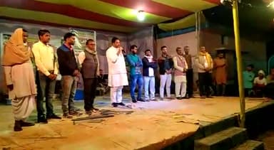 आज शाम #मोतिहारी_विधानसभा अंतर्गत #टिकुलिया हराज एवं #बतरौलीया में #लक्ष्मी_पूजा के अवसर पर उपस्थित होकर माता का आशीर्वाद प्राप्त किये है, साथ ही उपस्थित जनसमूह को #संबोधित किये है।
हराज ग्राम के #चंदेश्वर_प्रसाद_यादव के पुत्र प्रकाश कुमार