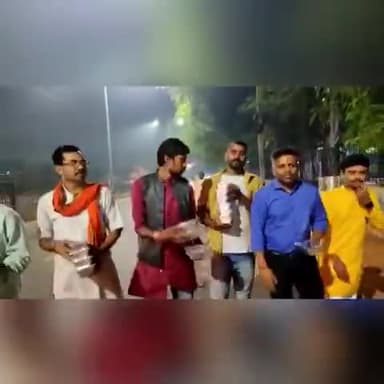 #टीम_आदि_मेहता।
#दीपावली के #शुभ_अवसर पर #फुटपाथ पर रहने वाले और #रैनबसेरा में #रहने_वालों के साथ
#टीम #आदि_मेहता उनके साथ #मिठाइयां बांटकर #दीपावली_मनाई और और तमाम लोगों को #दीपावली की ढेर सारी #बधाइयां दी।