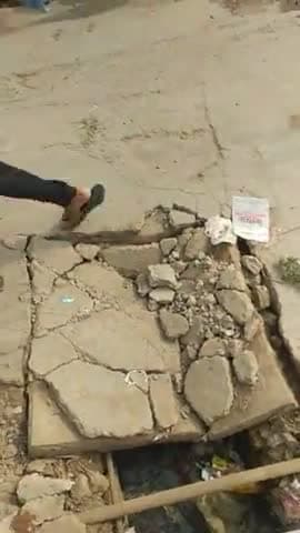 डीग: BHUDA GATE BAJARIYA CHORAHA DEEG WARD NO 10 ME TOOTI HUI PULIA DE RAHI DURGHATNA KO NYOTA #Neend me nagar palika