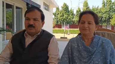 चरखी दादरी: उपायुक्त प्रदीप गोदारा और उनकी धर्मपत्नी ने भैया दूज पर जिलेवासियों को दी शुभकामनाएं
#भैयादूज