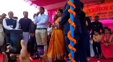 चकाई जमुई (बिहार) एस के हाई स्कूल के प्रांगण में आईएएस टॉपर 7वां रैंक लाने वाले #IAS #प्रवीणकुमार का आगमन युवाओं #upsc