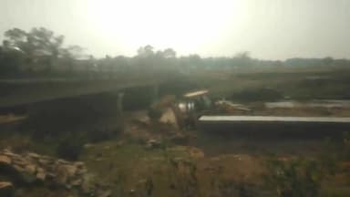 बिरनी: birni में थाना प्रभारी सीईओ वीडियो द्वारा छठ महापर्व को लेकर छठ घाटों का निरीक्षण करते हुए---------------#बिरनी गिरीडीह#