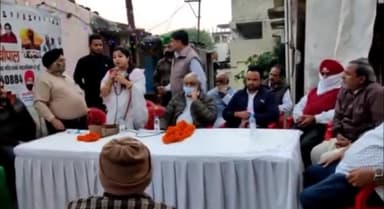 बेरोजगारी चौपाल में सुना गरीब बस्ती वालों का दुख दर्द
#बेरोजगारी_चौपाल
#youngindiakbol
#RozgarDo
#youngindiakbol