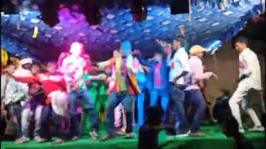 नव युवक क्लब कमिटि ग्रा.+पं- भंडार (ठेकहि टोला) के सभी कमिटि के सदस्य मस्ती करते हुए।
#मस्ती#रोमांस#डांस