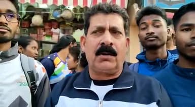 32 सदस्य टीम हैंडबॉल खेलने जमशेदपुर रवाना ।
#gumla #jharkhandbreakingnews #handball @bhaskar08480212 @dainkbhaskar