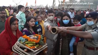 भगवान भास्कर को अर्घ्य देते SP सर और DSP सिमी मैडम #chathpooja #chath #chath_2021