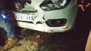 देेेवरिया: #भटनी कस्बे में बाइक और मारुति में भिड़ंत एक युवक गंभीर रूप से घायल जिला अस्पताल से गोरखपुर मेडिकल कॉलेज रिफर@SP