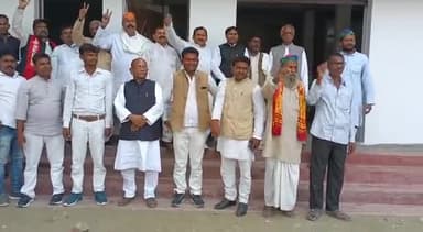 28 नवंबर को आगरा में होने वाली रैली की शुरुआत शुरू हुई नहीं कि मीडिया @अपनी पार्टी सेकुलर के #राष्ट्रीय अध्यक्ष #दिलीप सिंह चौहान को #बुलाना शुरू कर दिया, हर #चौहान भाई #28 नवंबर को #चलना होगा और अपनी ताकत दिखाना होगा
#आगरा चलो, आगरा चलो