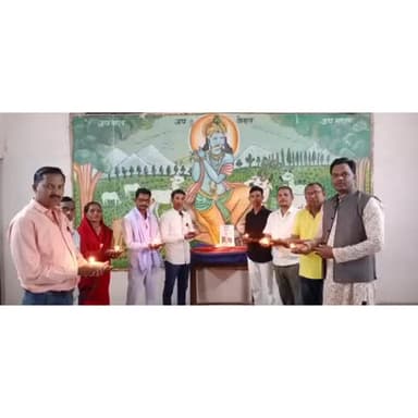 बेमेतरा: #1962रेजांगला_युद्ध में शहीर 114 अहीर वीरो को याद कर बेरला यादव भवन मे #श्रधांजलि दिया गया जिसमे यादव बंधुगण मौजूद रहे