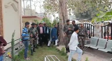 गढ़वा: गढ़वा शहर के रंका मोड़ में घंटाघर निर्माण कार्य का मंत्री मिथलेश ठाकुर ने लिया जायजा#घंटाघर