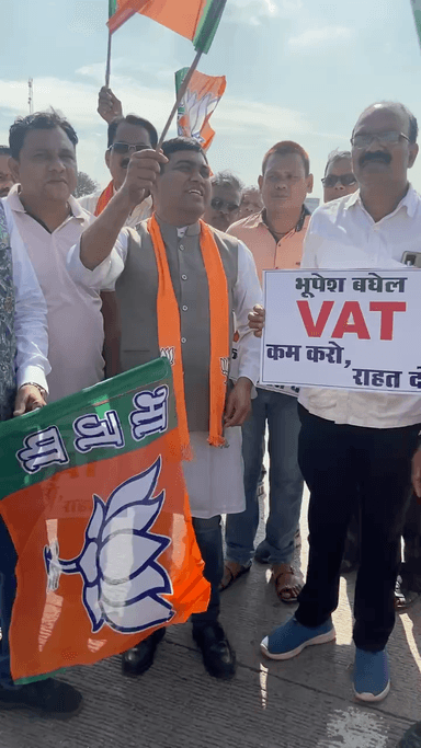 आरंग: धरशिवा :अनुचित जनजाति के प्रदेश अध्यक्ष एवं आरंग पूर्व विधयाक माननीय नवीन मार्कण्डेय ज़ी के द्वारा महँगाई को लेकर एक दीवाशिय धरना प्रधारसन #आरंग #खरोर #छत्तीसगढ़ #नवीन मार्कण्डेय
