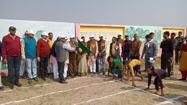 विधायक सावित्री कठेरिया ने तहसील भरथना में खेलों को बढ़ावा देने के उद्देश्य से #खेलो_इण्डिया के तहत #सांसद_खेल_स्पर्धा अन्तर्गत जन सहयोगी इंटर कॉलेज मोड़ी में आयोजित दौड़ प्रतियोगिता को झंडी दिखाकर शुभारम्भ किया।