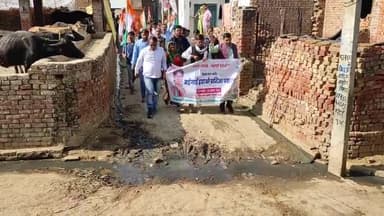 अपनी गृह विधानसभा #सादाबाद_( 79 ) में #भाजपा_भगाओ_महंगाई_हटाओ प्रतिज्ञा #पदयात्रा गाँव गाँव घर घर जारी है...जय हिंद जय काँग्रेस 🙏🙏🙏