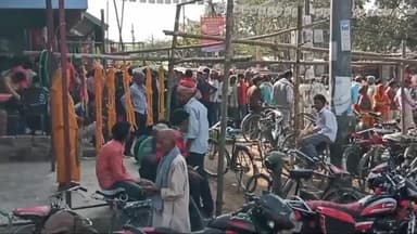 शंकरपुर: #शंकरपुर / किसानों को खाद बीज लेने के लिए लगी भीड़ @shankarpur