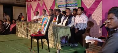 कालिद्री देवी तिलक राम चन्द्र कला एवं विज्ञान महाविद्यालय सलनी के छात्र छात्राओं के द्वारा मालखरौदा ब्लाक के ग्राम सतगढ़ में चलाये जा रहे राष्ट्रीय सेवा योजना सात दिवसीय विशेष शिविर में #श्री #निर्मल #सिन्हा जी प्रदेश उपाध्यक्ष भाजपा सामिल ह
