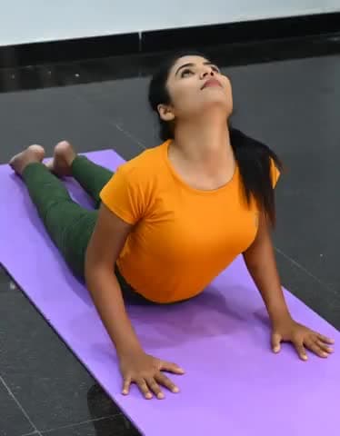 bhujangasna.. diabetes k liye kafi asar dayak asan.. ise jarur apanaye 🙏🧘♀
#yoga #shivohamyogshala yogshala