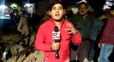 फैजुल्लागंज में #जनता_संघर्ष_मोर्चा का जोरदार प्रदर्शन।
राजधानी लखनऊ में मुख्यमंत्री आवास से महज दस से बारह किलोमीटर दूर सड़क के बीचों बीच बने जानलेवा गड्ढे को जल्द से जल्द भरने की मांग।
