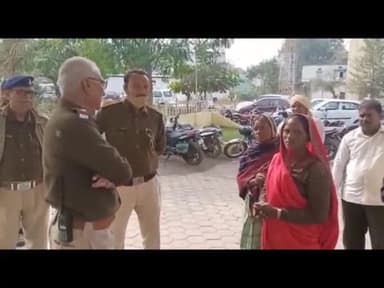 बैंक खाता खुलवाने के नाम पर ग्रामीणों से धोखाधड़ी, पुलिस में की शिकायत #fraud #videonews #publicnews #hindinews