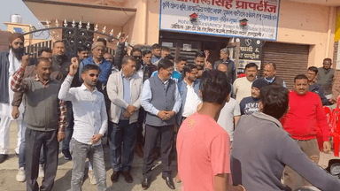 16 दिसम्बर को देहरादून में माननीय #राहुल_गांधी_जी की होने वाली जनसभा को सफल बनाने के लिए आज कालाढूंगी विधानसभा में प्रदेश महासचिव महेश शर्मा जी और युवा साथियों संग बैठक ॥