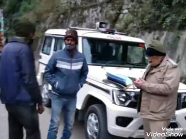 चमोली: यातायात नियमों का उल्लंघन करने वाले 8 वाहनों खिलाफ यातायात पुलिस ने की कारवाई #चमोली