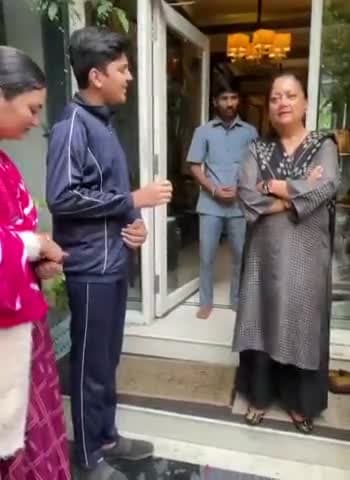 #सुजानगढ़ के बाल कलाकार पार्थ दाधीच ने पूर्व सीएम वसुंधरा राजे को सुनाया #TeriMitti Song #rajasthan #bjp