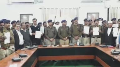मधेपुरा: शांतिपूर्ण चुनाव संपन्न कराने के लिए मधेपुरा के झल्लुबाबू सभागार में पुलिस पदाधिकारियों को किया गया सम्मानित #mrashish