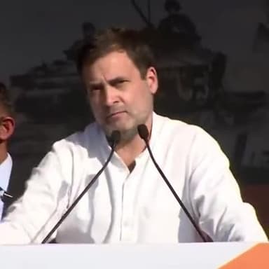 भाजपा झूठ और भेदभाव से हमारे देश को कमज़ोर करने में लगी है।
लेकिन हम कांग्रेस हैं, हम निडरता से देश की ताक़त बनकर खड़े रहेंगे।
अब न्याय होगा!
#NoFear