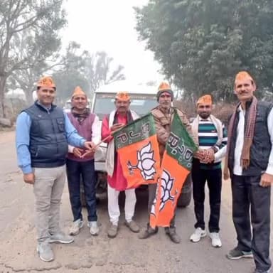 #कांग्रेस के #कुशासन के खिलाफ भारतीय जनता पार्टी की #जन_आक्रोश रैली को झंडी दिखाकर रवाना किया।
कांग्रेस के 3 साल गुंडागर्दी,भ्रष्टाचार,युवाओं व महिलाओं के साथ धोखा एवं किसानों के साथ अन्याय रूपी रहा है।