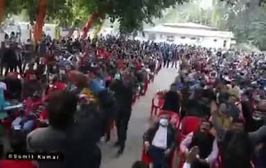 लखनऊ में बैंक के निजीकरण के विरोध में बैंक कर्मचारियों ने की राष्ट्रव्यापी बैंक हड़ताल।
#BankPrivatisation