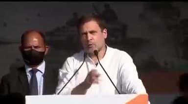 मोदी सरकार धर्मनिरपेक्षता के साथ साथ शर्म निरपेक्षता भी घोल के पी गयी है।
#विजय_सम्मान_रैली #VijayDiwas2021