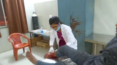 देेेवरिया: #फुलवरिया के पास दो बाइक में हुई भिड़ंत एक युवक गंभीर रूप से घायल पहुंचा जिला अस्पताल जहां चल रहा इलाज