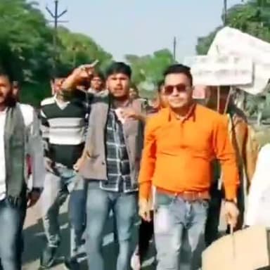 #पदयात्रा
महरौनी से नाराहट सड़क मार्ग की मांग को लेकर
#bjp #up #yogi #modi #news #pmoindia #lalitpur #youth #pankajpandit