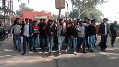 चौधरी बंसी लाल विश्वविद्यालय एग्जामिनेशन ब्रांच को लेकर एबीवीपी में दर्ज कराया विरोध #bhiwani #abvp #haryana #bnsmedia