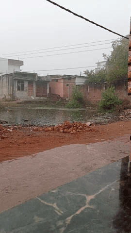 नौगांव: ##नौगांव में गिर रहा है सुबह से पानी।
##ठंड बढ़ने के आसार तेज़।