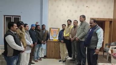 सादगी की प्रतिमूर्ति श्रध्देय #कुशाभाऊ_ठाकरे जी की पुण्यतिथि पर श्रद्धांजलि अर्पित की