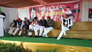 खलीलाबाद: संत कबीर नगर के #तामेश्वर नाथ में #समाजवादी पार्टी जन #चौपाल का किया गया आयोजन, आयोजन जिला पंचायत #अध्यक्ष के घर पर हुआ